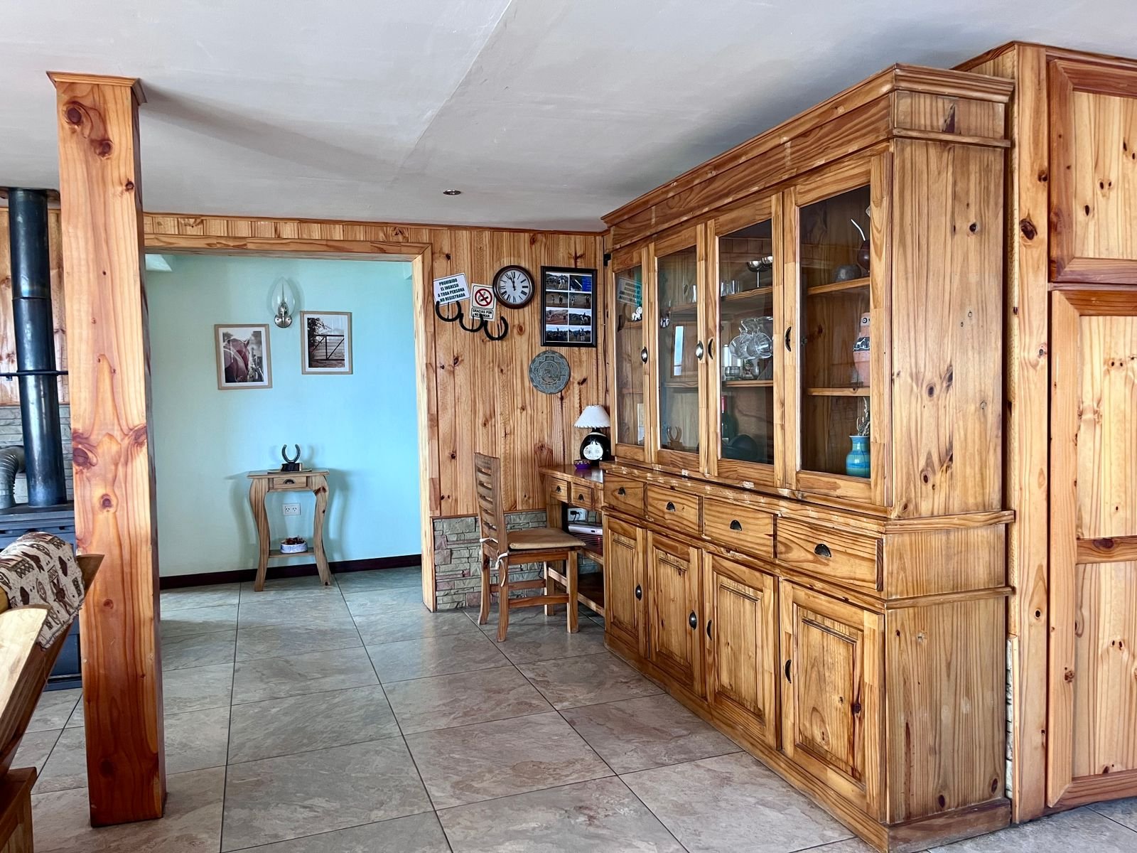 Conjunto de casas con costa de Lago Nahuel Huapi